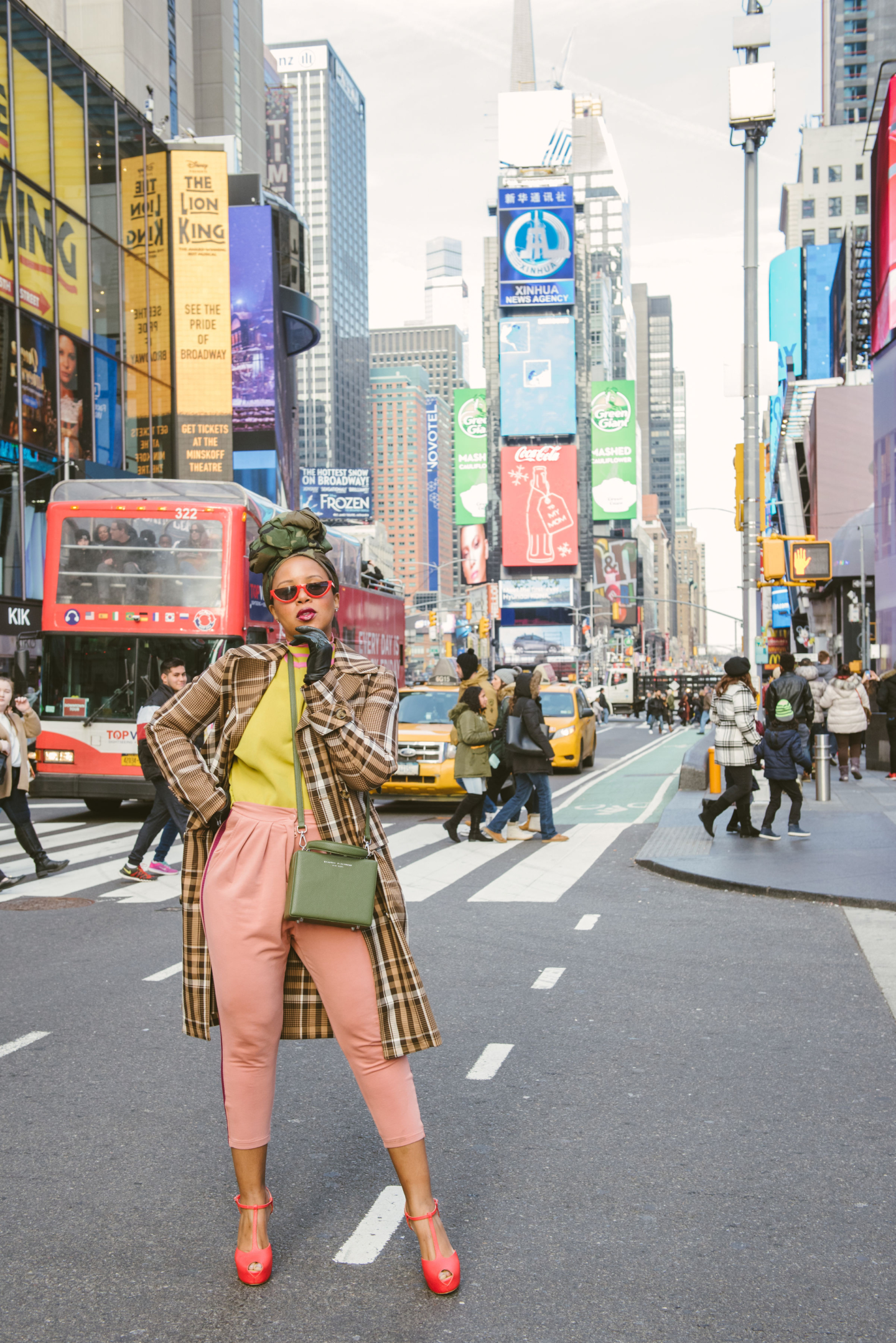 New York Mommy Daughter Photoshoot With Airbnb Experiences